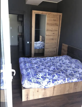 ქირავდება 2 ოთახიანი ბინა ვაკეში