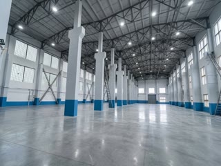 ქირავდება 2600 კვმ სასაწყობე / საწარმოო ფართი ზაჰესში