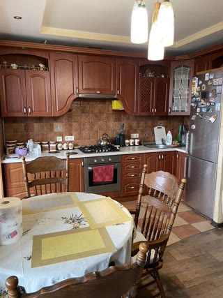 Продам 3к, 68 кв, 10 поверх/10,еврорем,  5 хв. від метро Київська