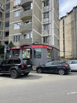 იყიდება სავაჭრო კომერციული ფართი საბურთალოზე