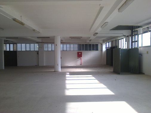 Κτίριο επαγγελματικών χώρων 2800 τ.μ.