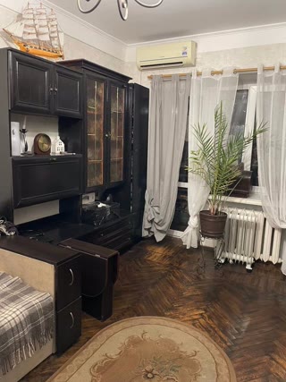 Sale of a 2-room apartment near Pecherska metro and Arsenalna metro