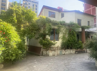 ქირავდება მთლიანი შენობა კომერციული ფართი დიდ დიღომში
