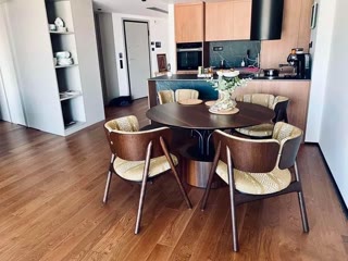 136 m² Apartment