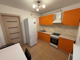 Продаж 1-кімнатної квартири в ЖК біля метро Позняки та Харківська