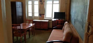 Продається кімната у 3-х кімнатній квартирі на Сирецькій
