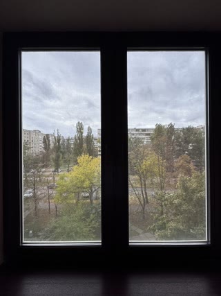 Продається 2-кімнатна квартира з якісним ремонтом у центрі Русанівки