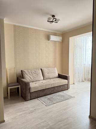 Продається 2 кім. квартира 51 м2 біля ТРЦ Караван