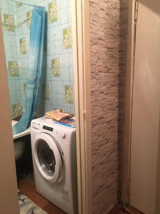 Продам однокомнатну квартиру в Лозовій !!!