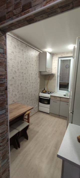Sale of a 3-room apartment, Cosmonauts Square, Solomyansky District