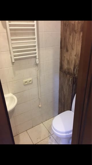 Продається фасадне приміщення