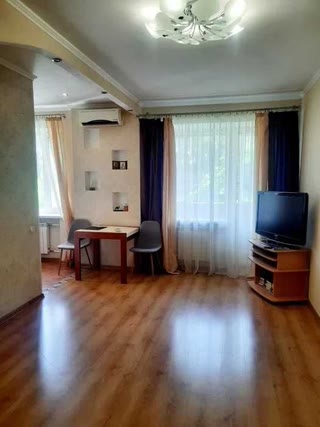 Продаж 2-кімнатної квартири біля метро Червоний Хутір та парку Партизанської Слави