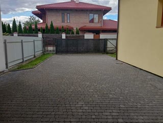 Продаж сучасного будинку з гаражем у Винниках