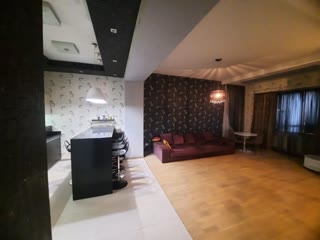 Продам 3к квартиру Центр, Дом на Набережній