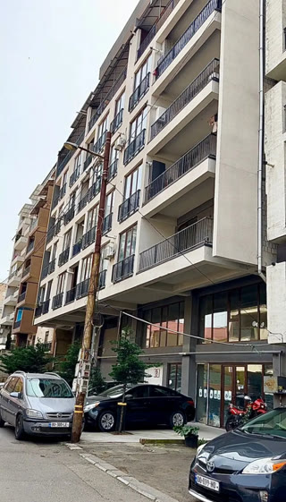 ქირავდება 2 ოთახიანი ბინა საბურთალოზე
