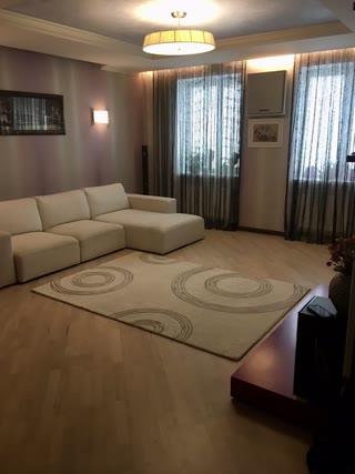Продам 3к квартиру СРОЧНО 120 кв .м Спортивна