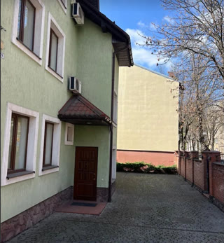 🏡 Продаж 3-поверхового будинку | вул. Братів Дужих (Залізничний район, Львів)