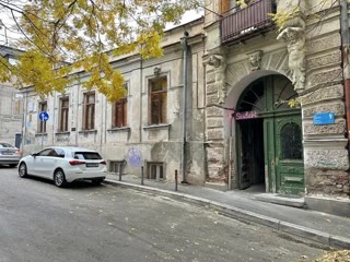 ქირავდება კვების ობიექტი კომერციული ფართი სოლოლაკში