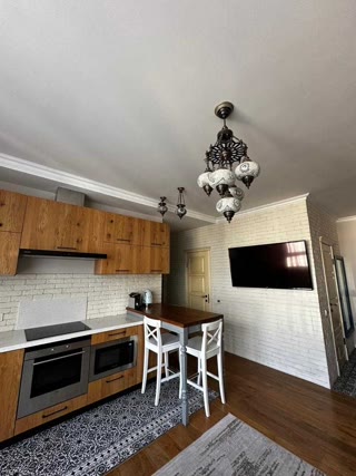 Sale of a 2-room apartment near Vyrlytsia metro