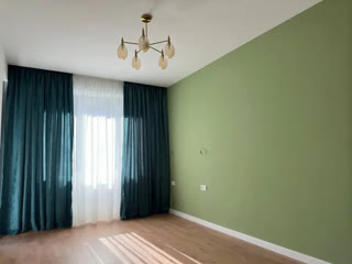 იყიდება 5 ოთახიანი ბინა ლისზე