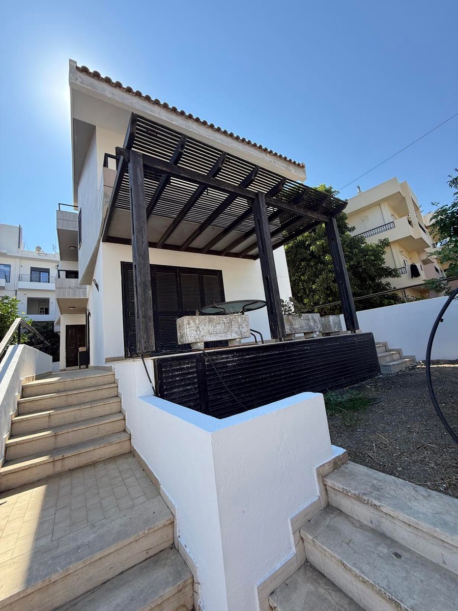 Μεζονέτα 300 τ.μ.