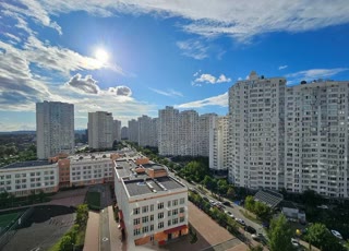 Продаж 3-кімнатної квартири на Позняках