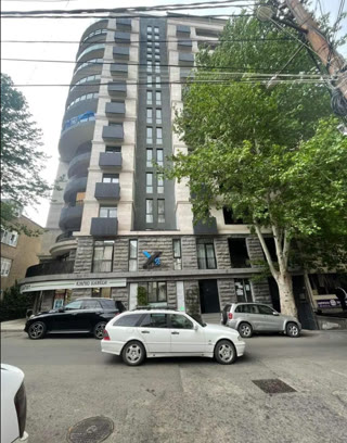 ქირავდება 2 ოთახიანი ბინა ვაკეში