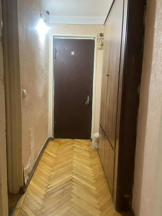 იყიდება 2 ოთახიანი ბინა საბურთალოზე