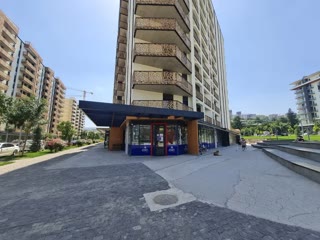 იყიდება სავაჭრო ფართი საბურთალოზე