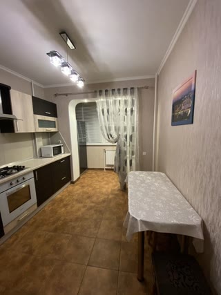 Продаж 1-кімнатної квартири на Троєщені