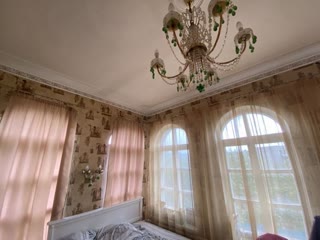 Продам 2 дома  140 кв м и дом 60 кв м, метро Київська
