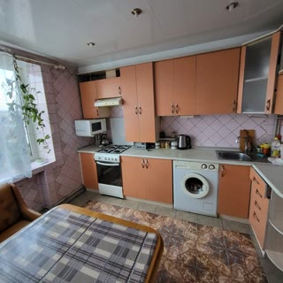 Продам 3х комнатную квартир + гараж..Кулиничи