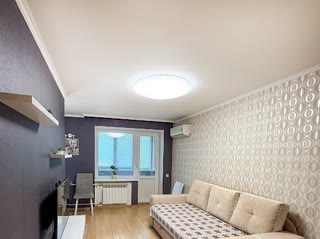 Продаж 3-кімнатної квартири біля метро Почайна