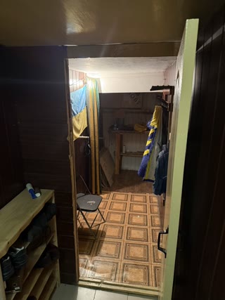 Продається 2-кімнатна квартира, цокольний поверх, вул. Лондонська, Солом’янський р-н