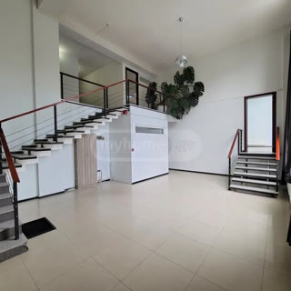 ქირავდება საოფისე ფართი საბურთალოზე