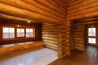 Продам  будинок з дикого зрубу