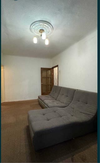 For Sale 3-Room Apartment in Solomyansky District, Air Force