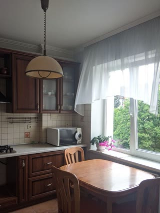 Продаж 3-кімнатної квартири біля метро Васильківська