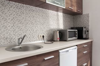 Продаж з орендарями 250м2, ремонт, вул. Почайнинська