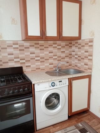 Продам 1 к. квартиру Рогань