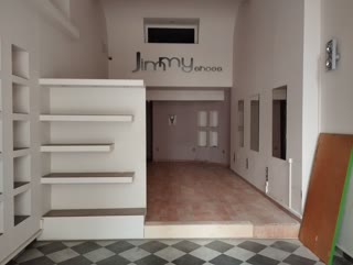 92 m² Store