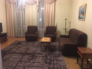 Продаж 3-кімнатної квартири Центр Київа біля метро Театральна