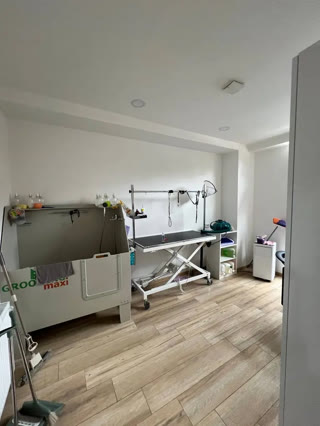 Universal commercial space for rent in Isan