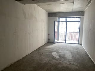 Продается 3-комнатная квартира в Сабуртало.