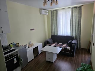 ლიკვიდური საცხოვრებელი და საინვესტიციო აქტივი: 2-ოთახიანი ბინა აღმაშენებლის ქუჩაზე, ზღვასთან ახლოს