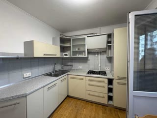 Продається 2к квартира, вул. Князя Романа Мстиславича, парк Перемога