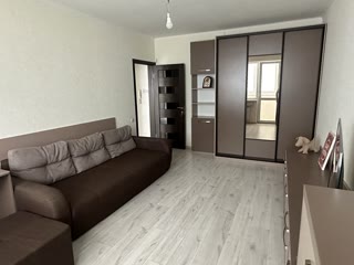Продам 2к квартиру метро Наукова, Ботанічний Сад