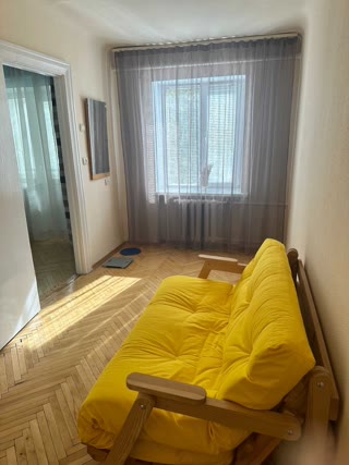 Продаж 2-кімнатної квартири на Печерську біля метро Олімпійська та Палац Україна