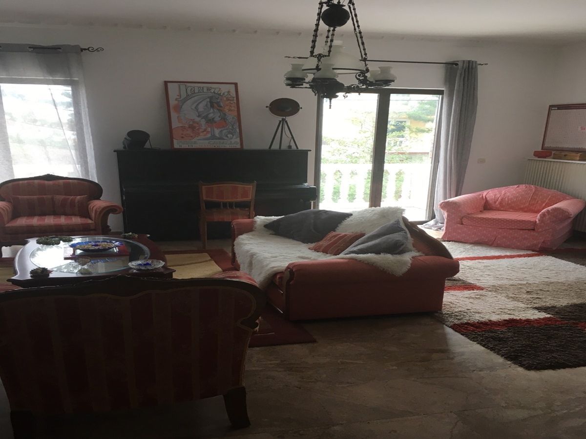 Отдельный дом, 335 м²