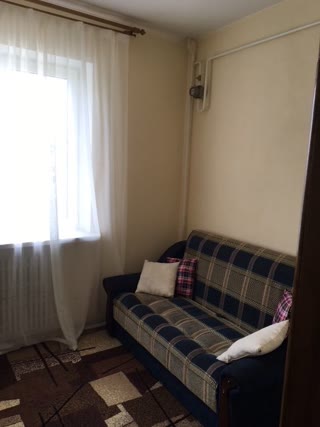 продам 3-х кімнатну квартиру біля станції метро Академіка Барабашова